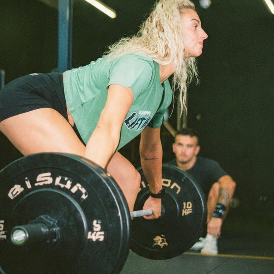 Barbell session in the gym on Escape